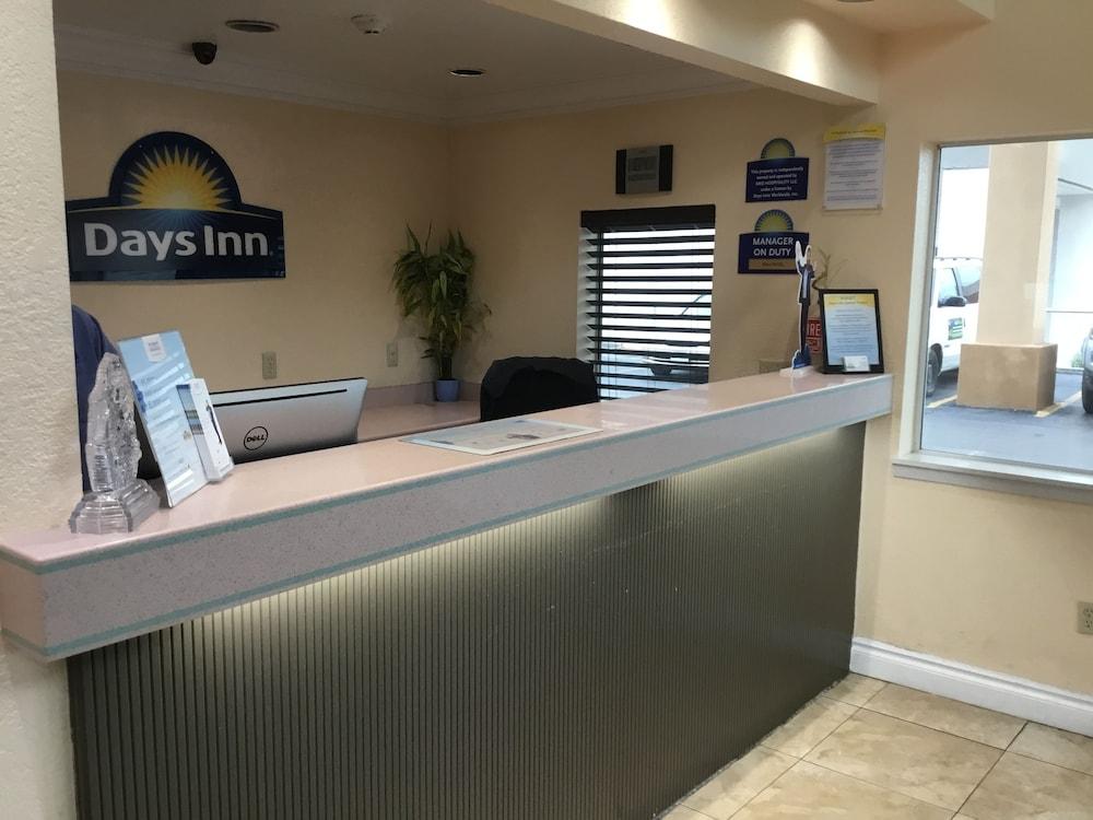 Days Inn By Wyndham San Antonio Airport Dış mekan fotoğraf